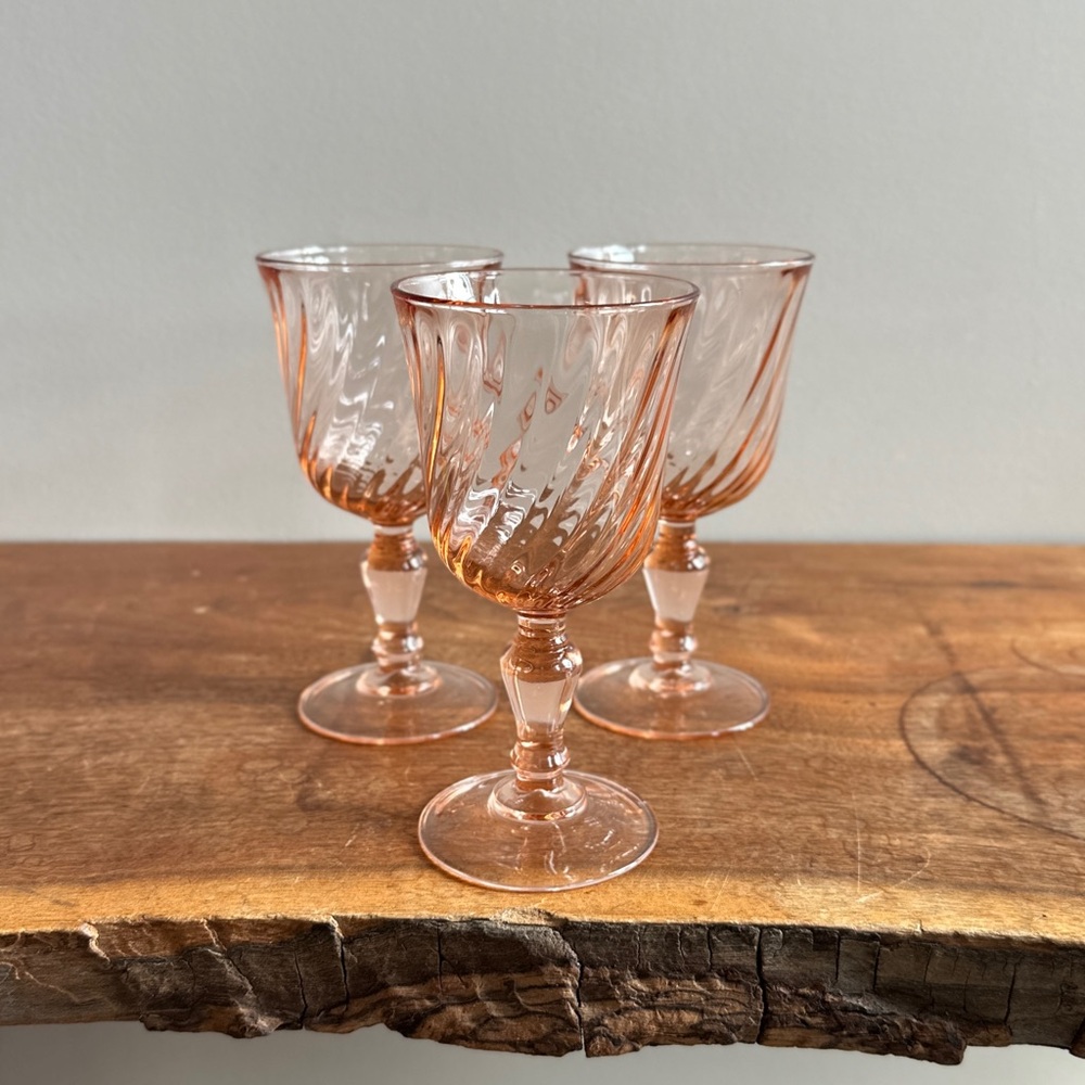 Vintage Pink Swirl Glass Stemware Wine Glasses, MCM Glassware Set of 3 - France - Picture 4 of 8